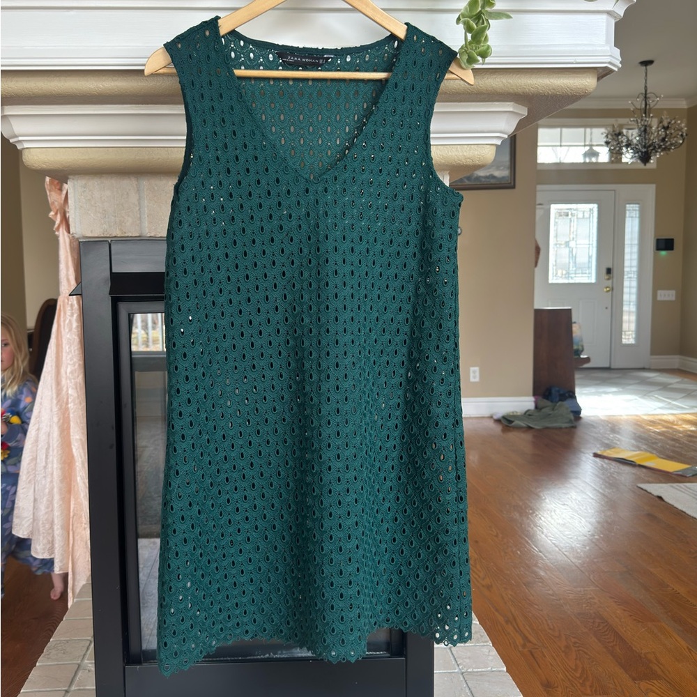 Zara Emerald Open Lace‎ Shift Dress M Layering Chic Contemporary